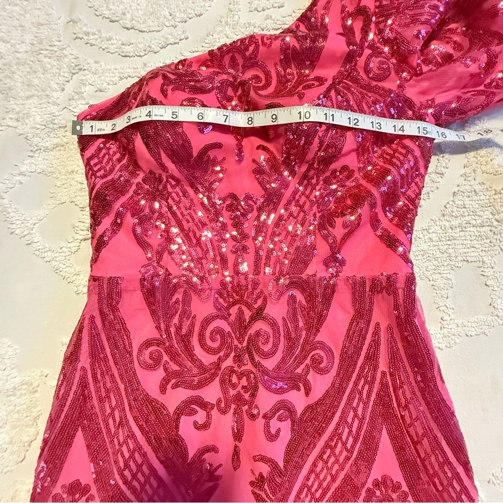Source Unknown Pink Sequin One-Shoulder Gown - image 9
